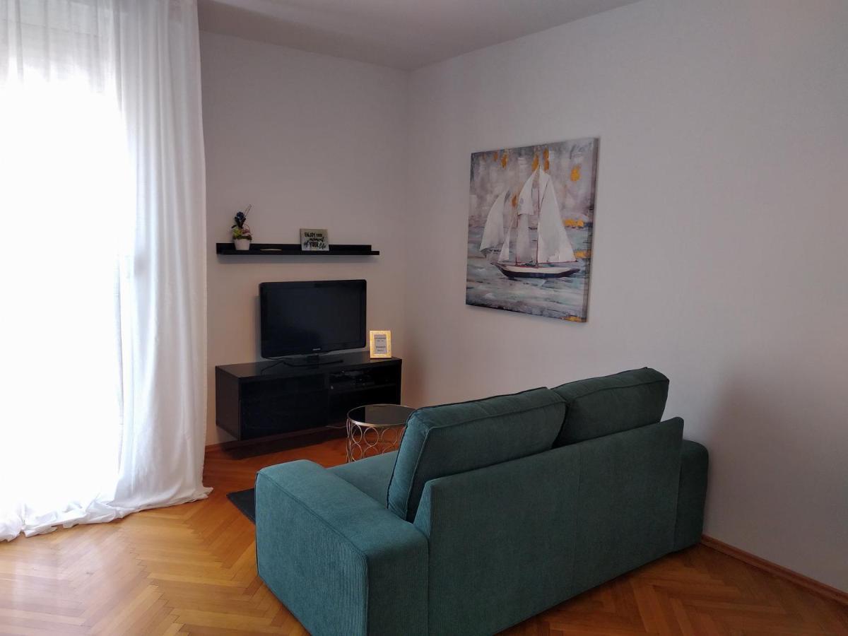 Sweet Apartment *