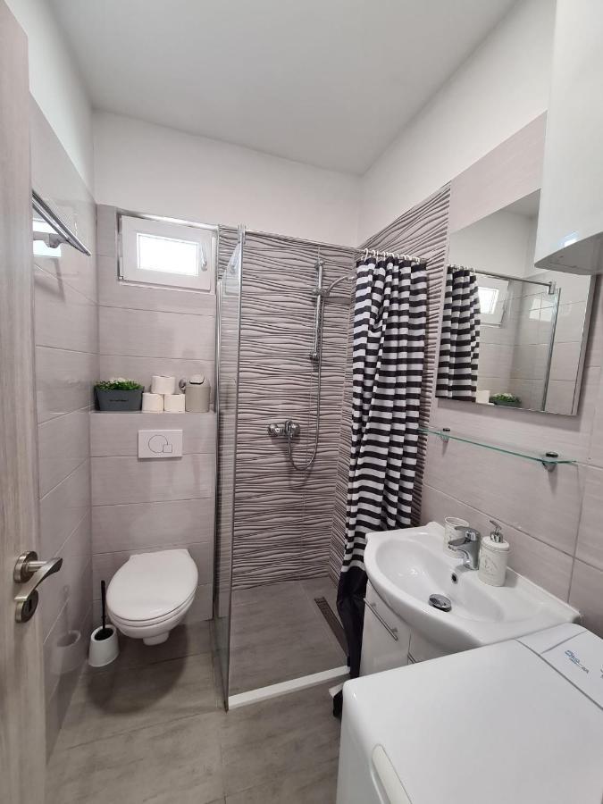 Bart Apartment Split