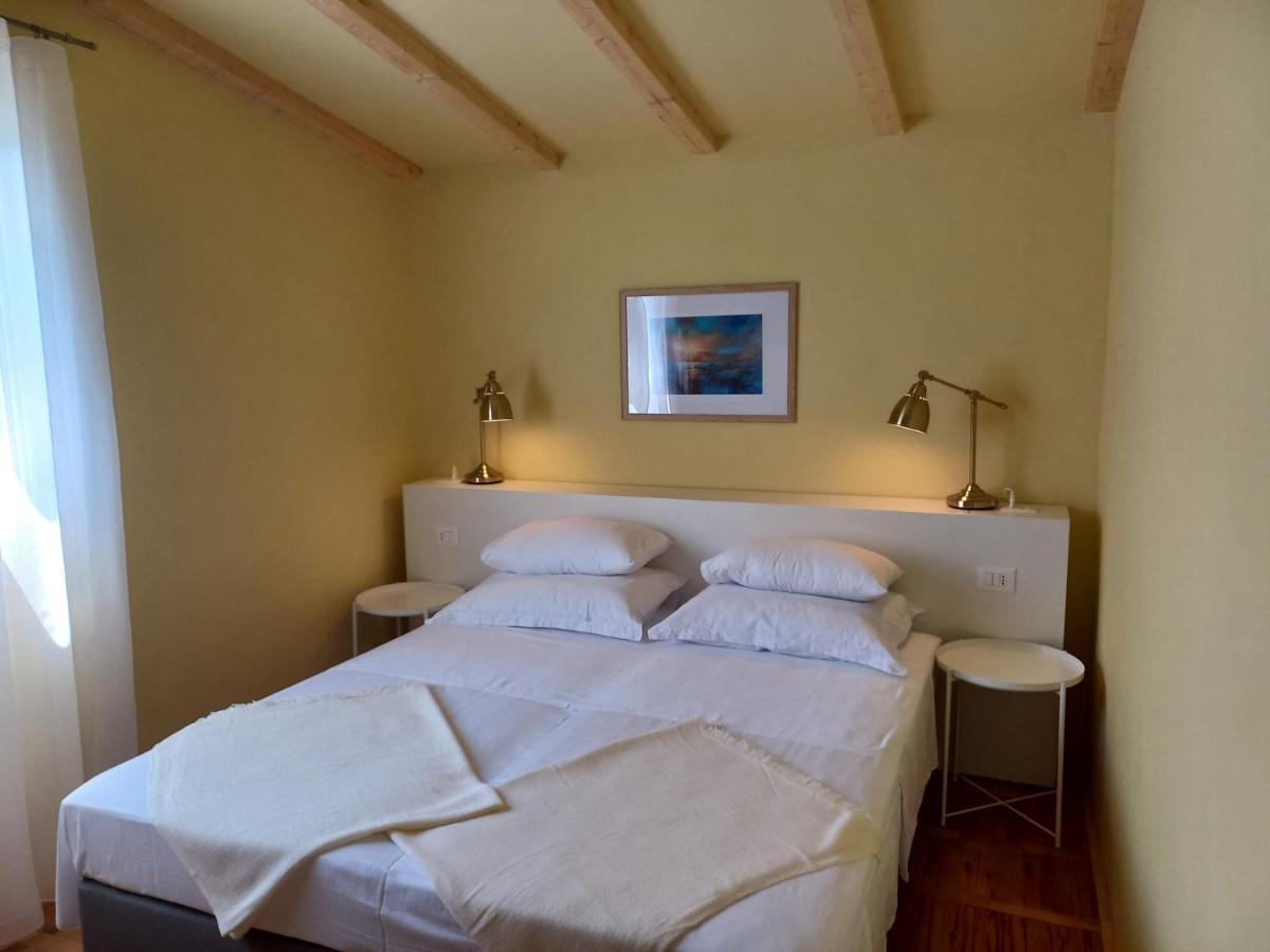 Apartment Unique With Garden And Sea View