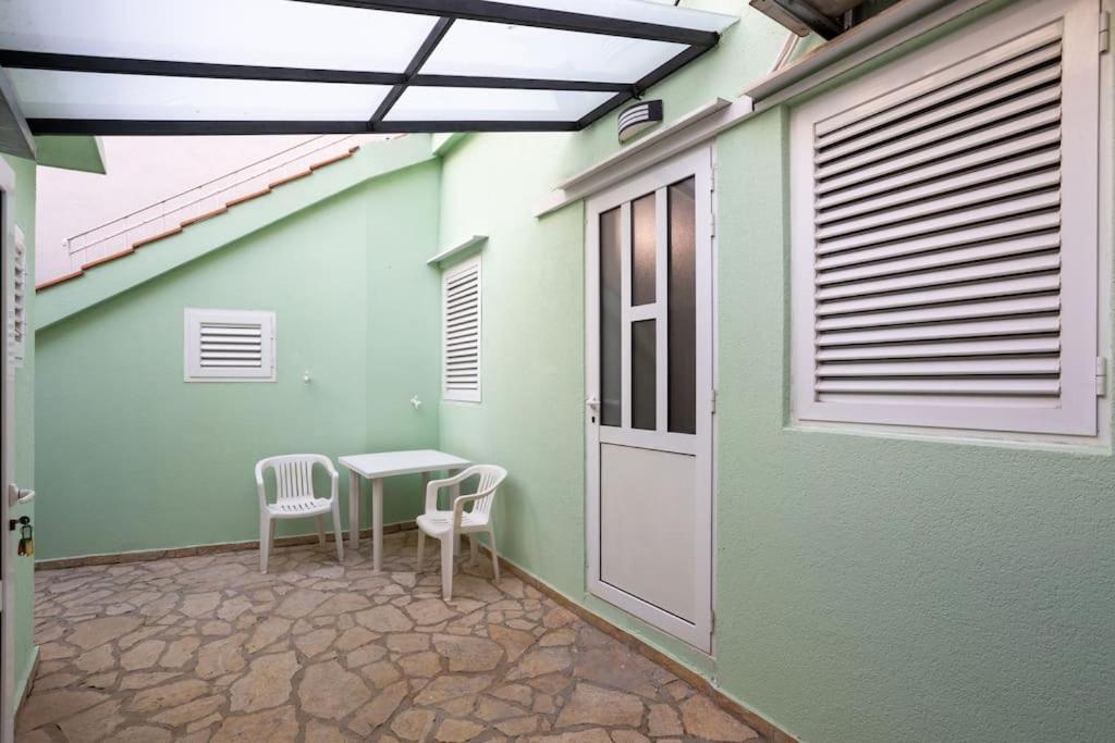 Apartment Lovely Ivana With Terrace Split
