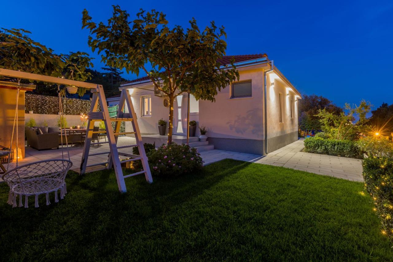 Villa Katess With Heated Pool *