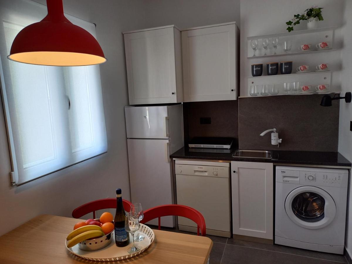 Unique With Garden And Sea View Apartment *