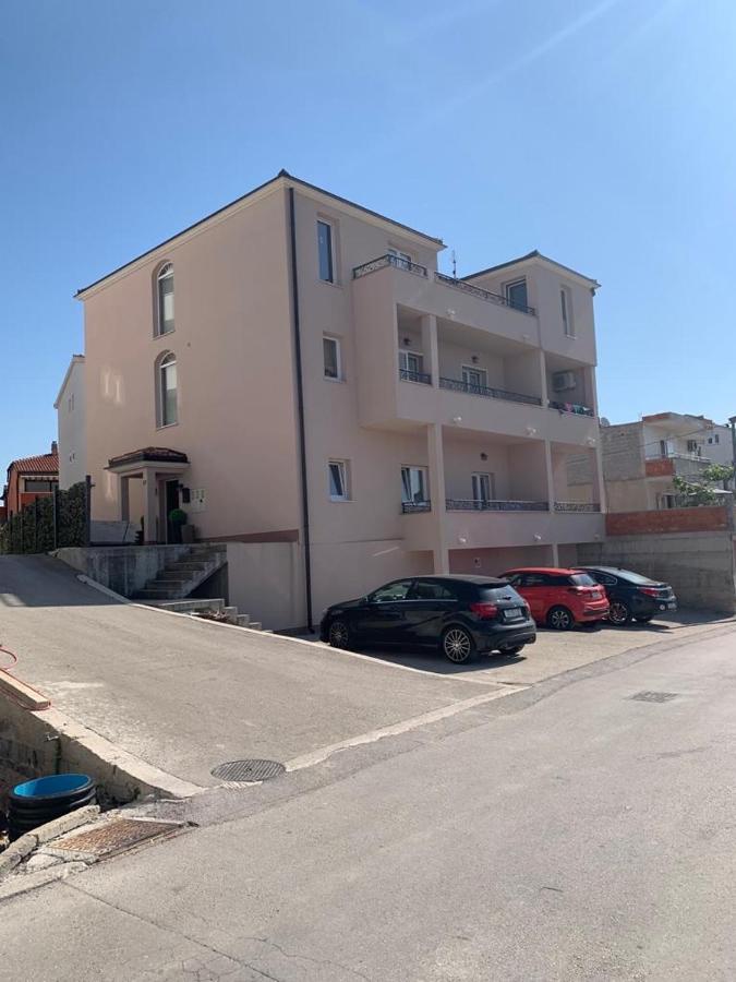 Studio Apartmant Leona With Parking Place Apartman
