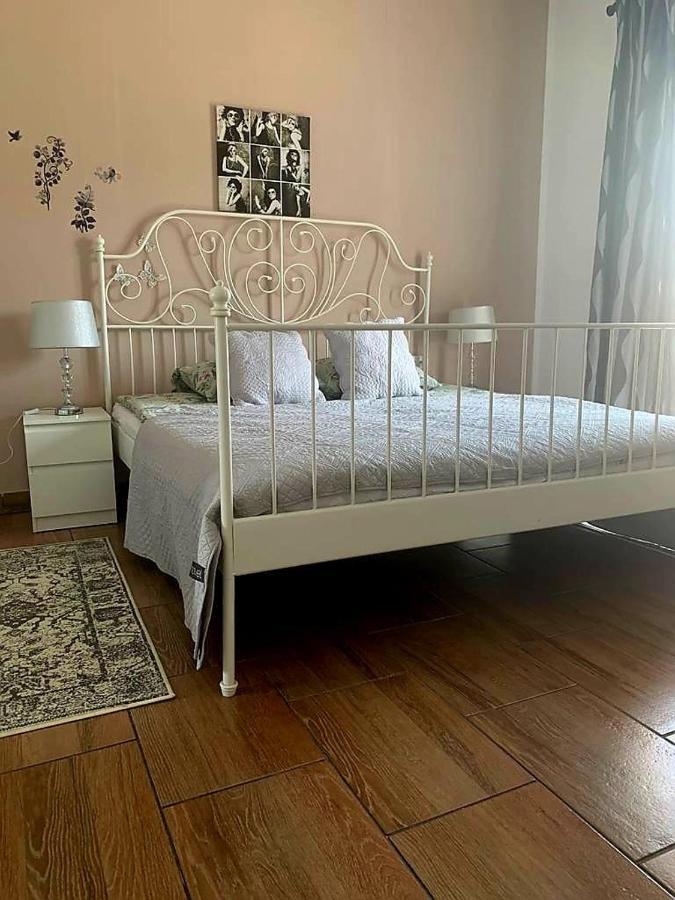 Studio Apartmant Leona With Parking Place *
