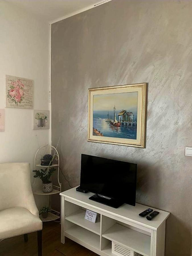 Studio Apartmant Leona With Parking Place Apartman
