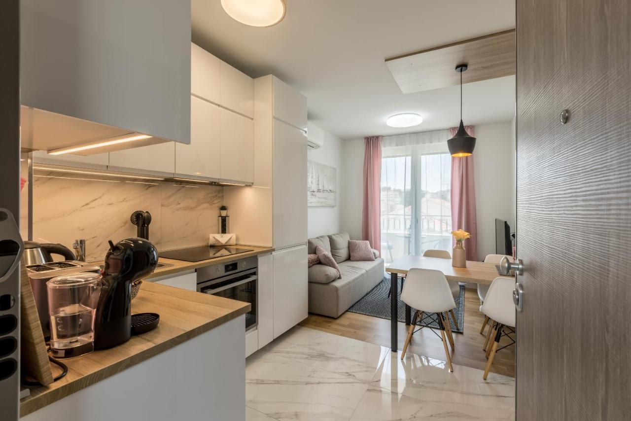 Studio B Apartment Split