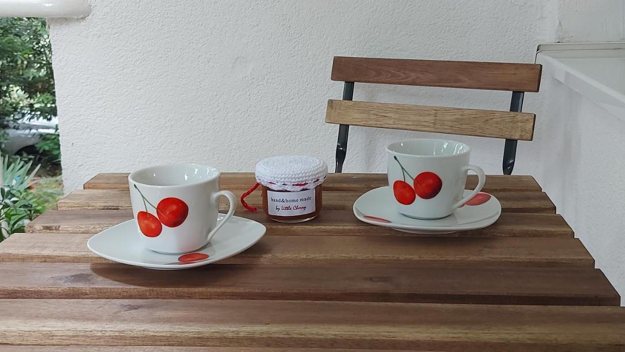 Little Cherry Apartment
