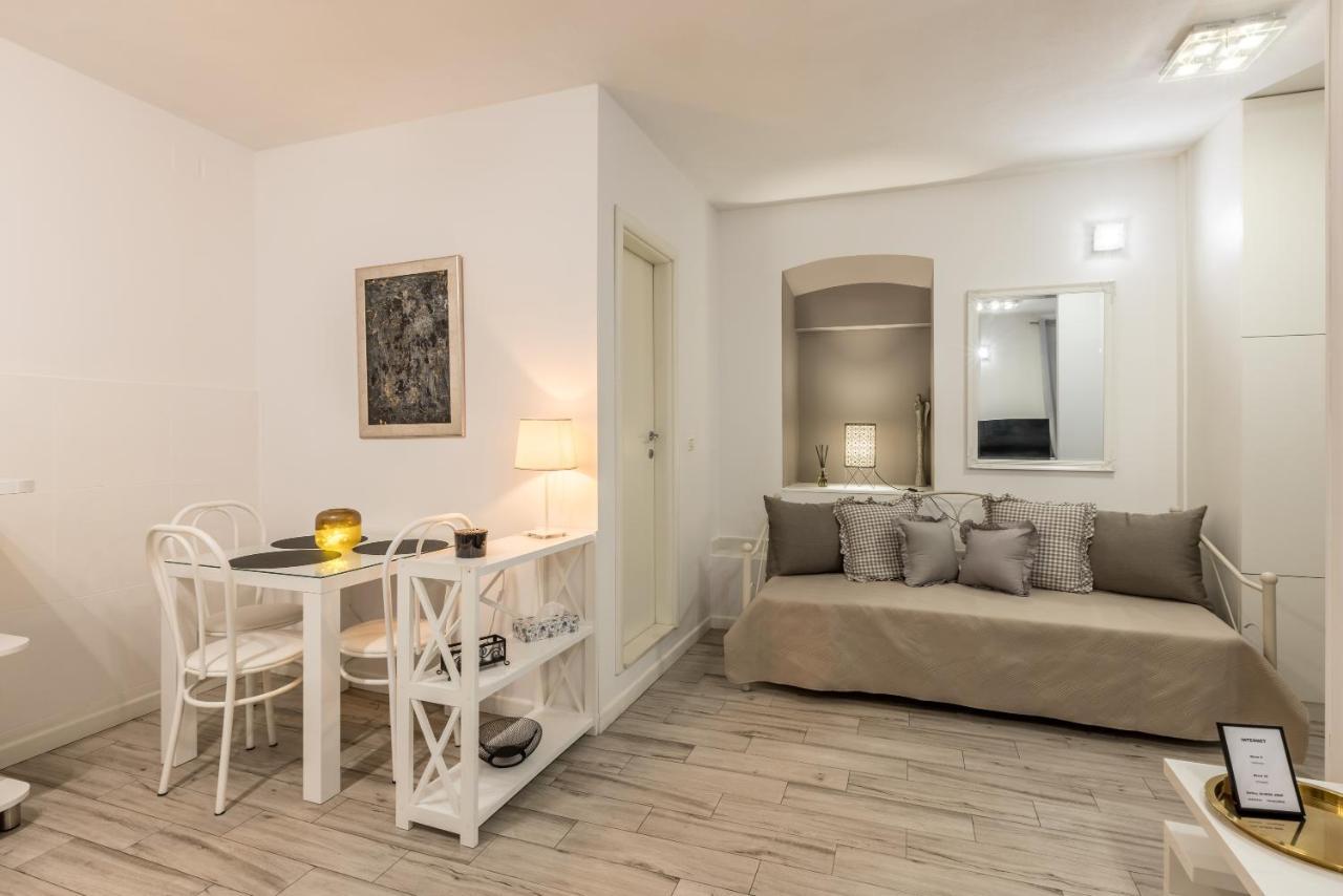 Apartment Old Town 7 *