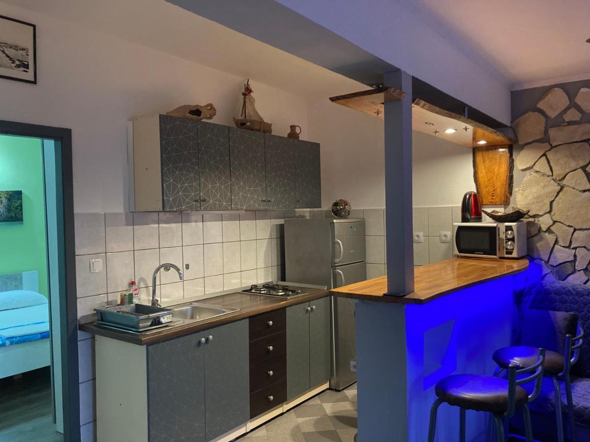 Jale Apartment Split