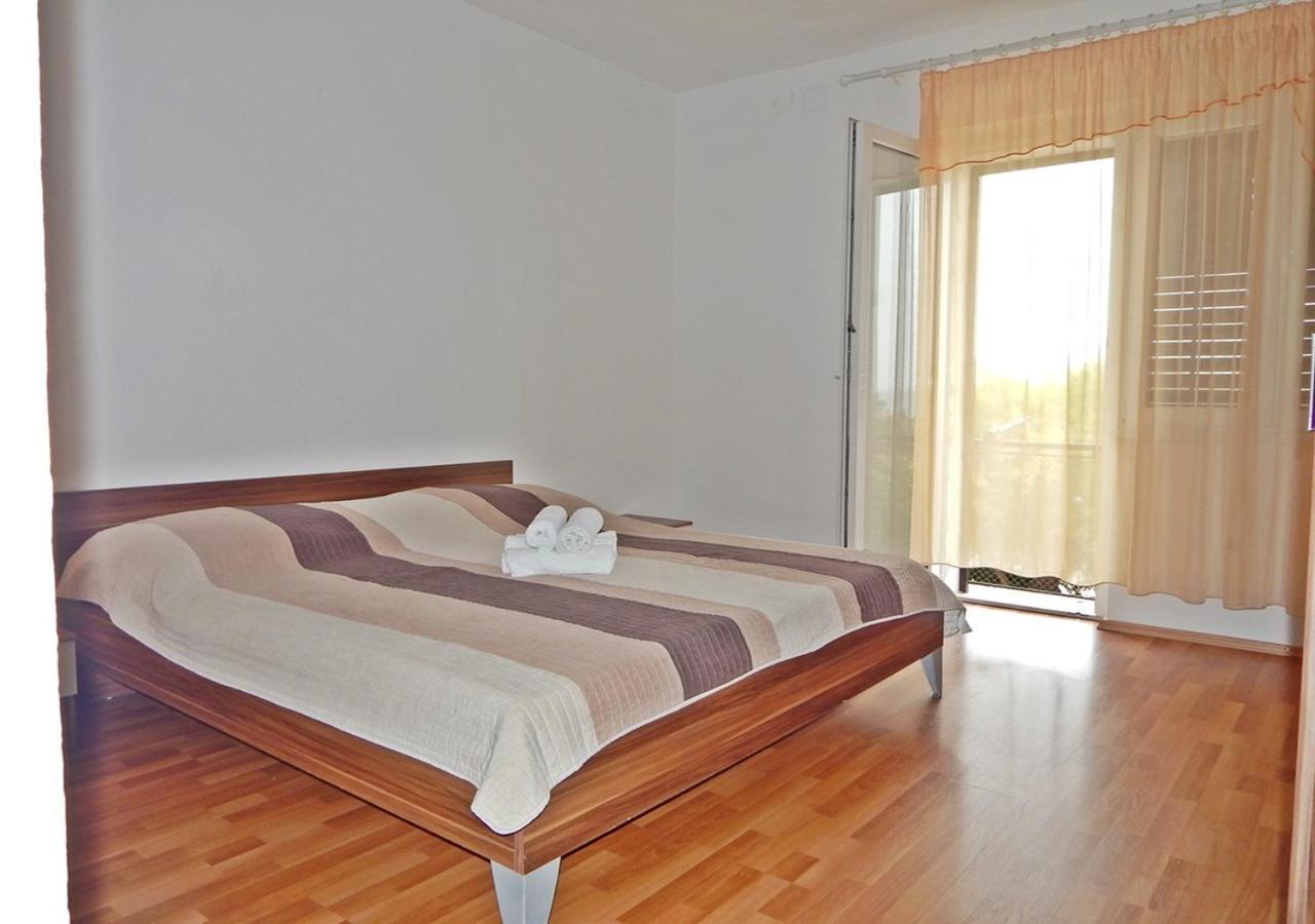 Apartment Rooms&apartments Star Split