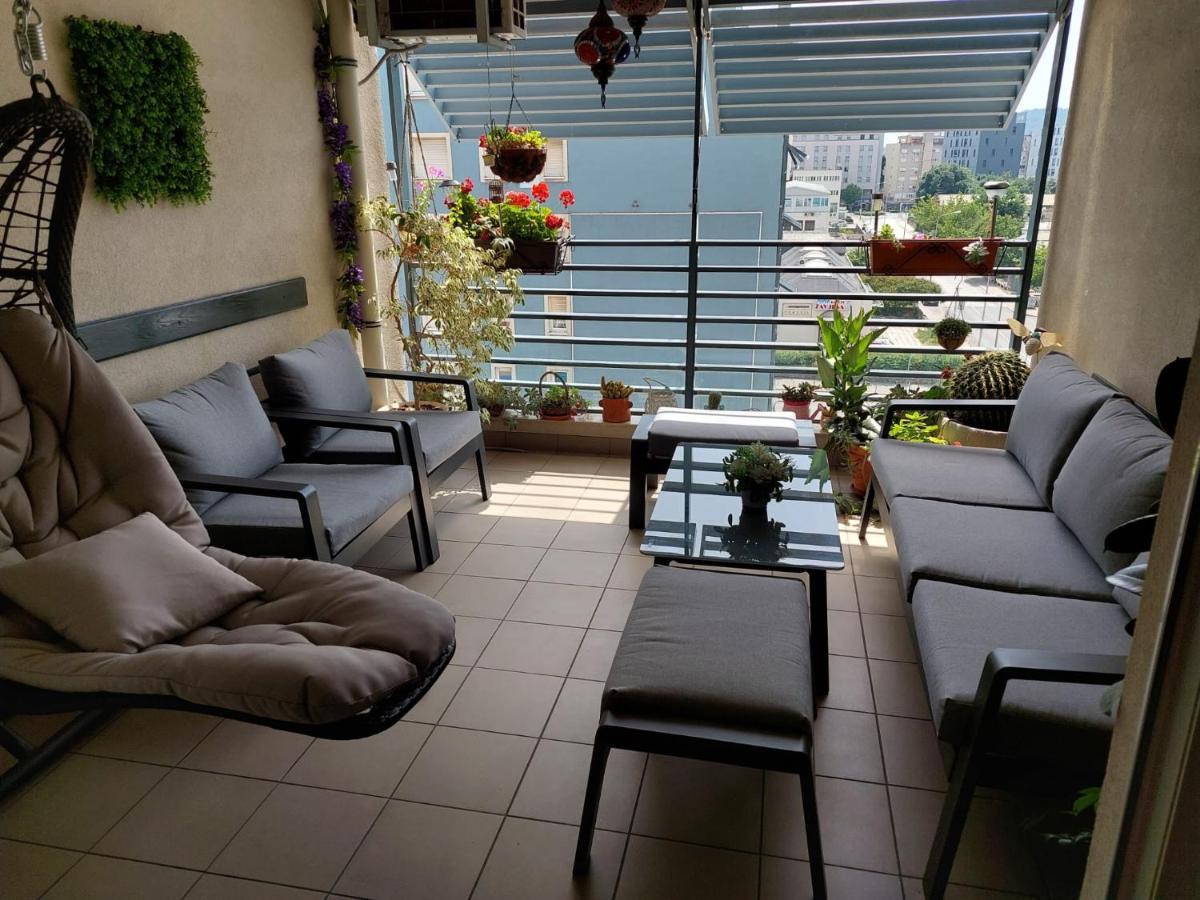 Luxurious Majda, 2 Bathrooms And Free Parking *