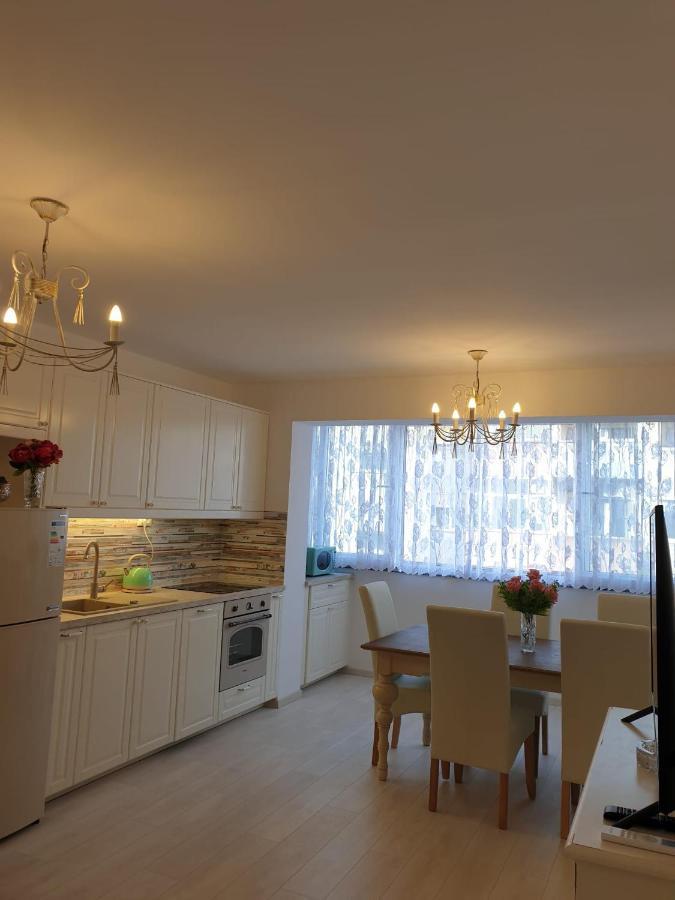 Elizabeth Apartment *