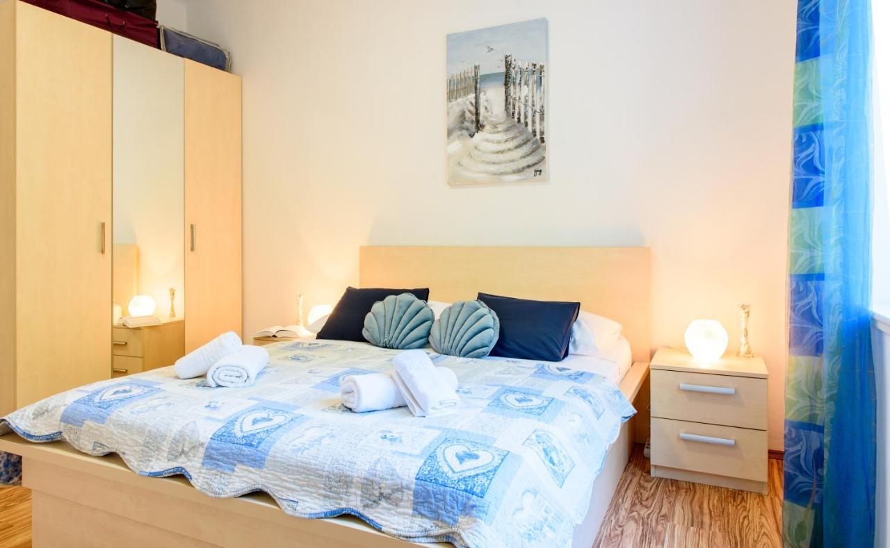 Central 2 Bedroom, Free Private Parking