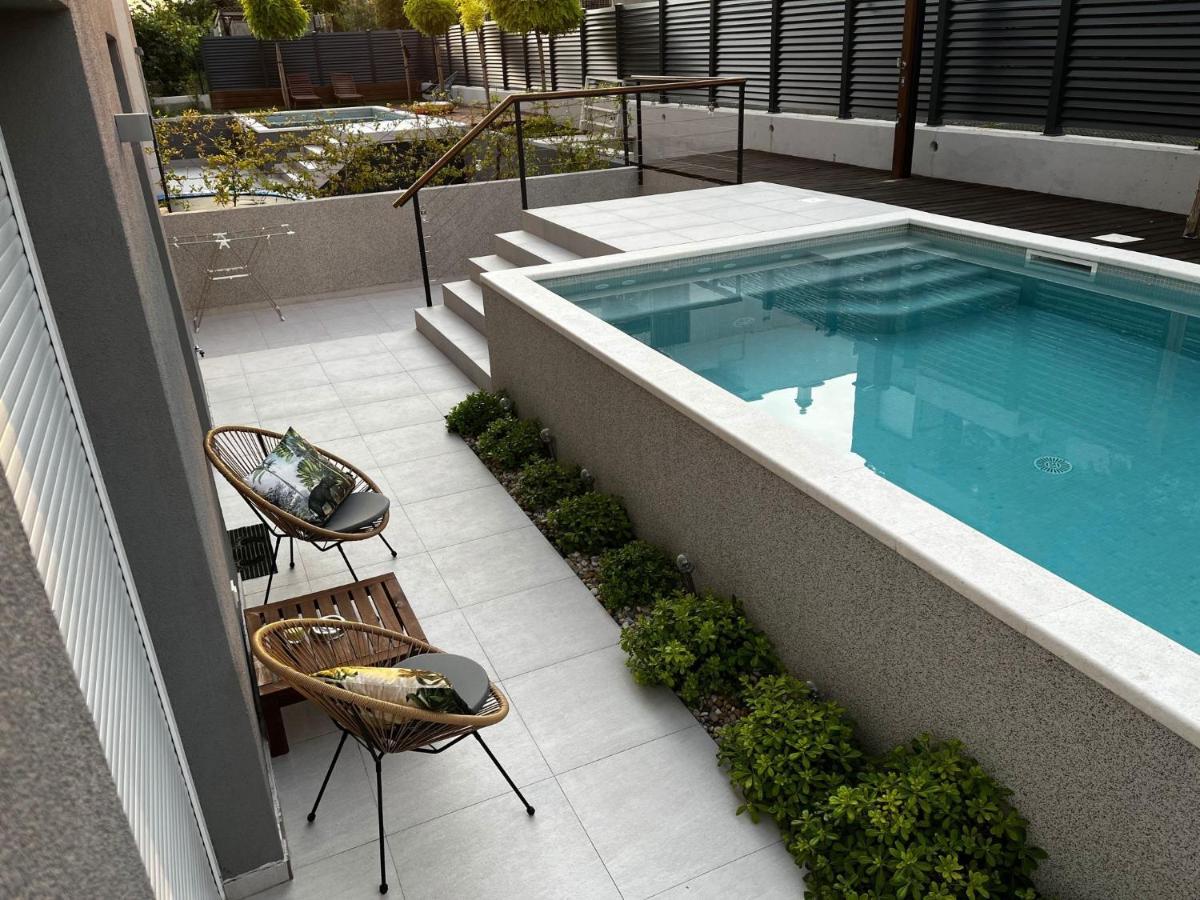 Apartment Cozy Seaside With Pool & Terrace *