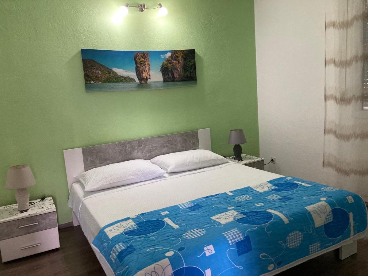Jale Apartment Split