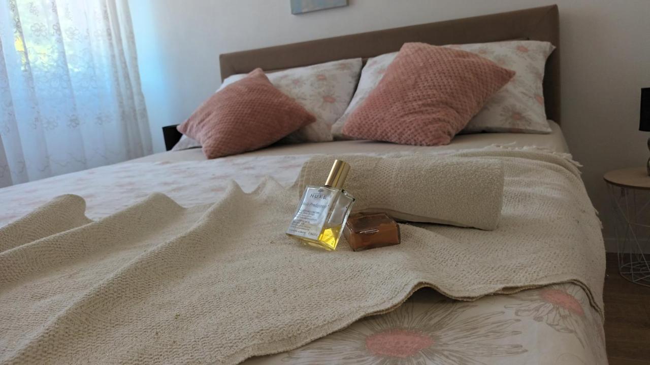 Leona Apartment-perfect For Four Apartment