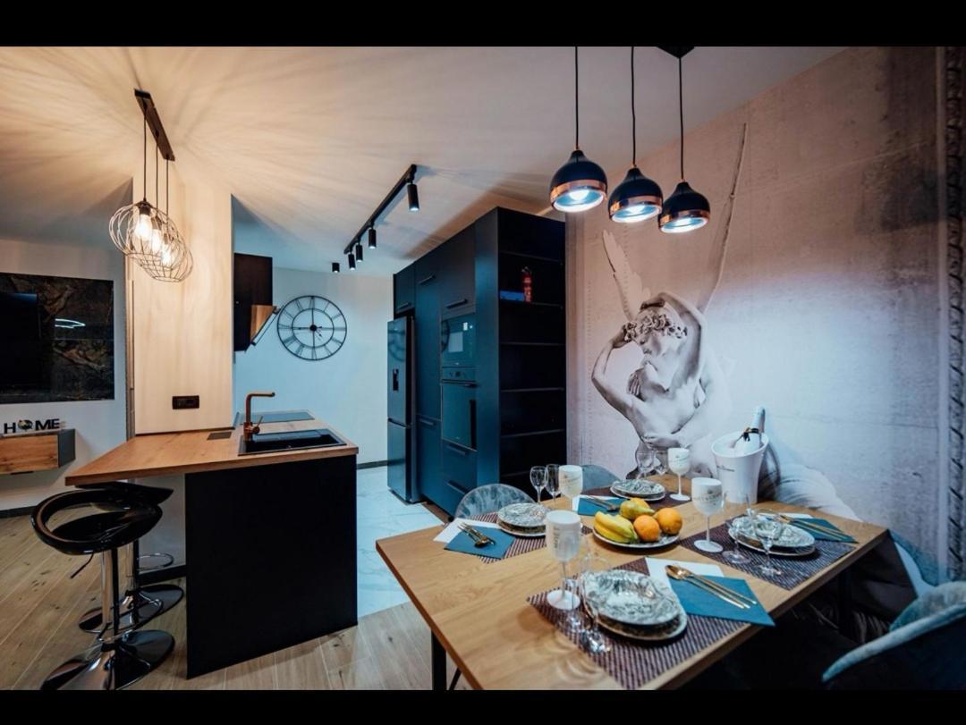 Black Queen Apartman *