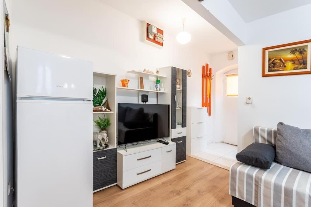 Giardino Apartment