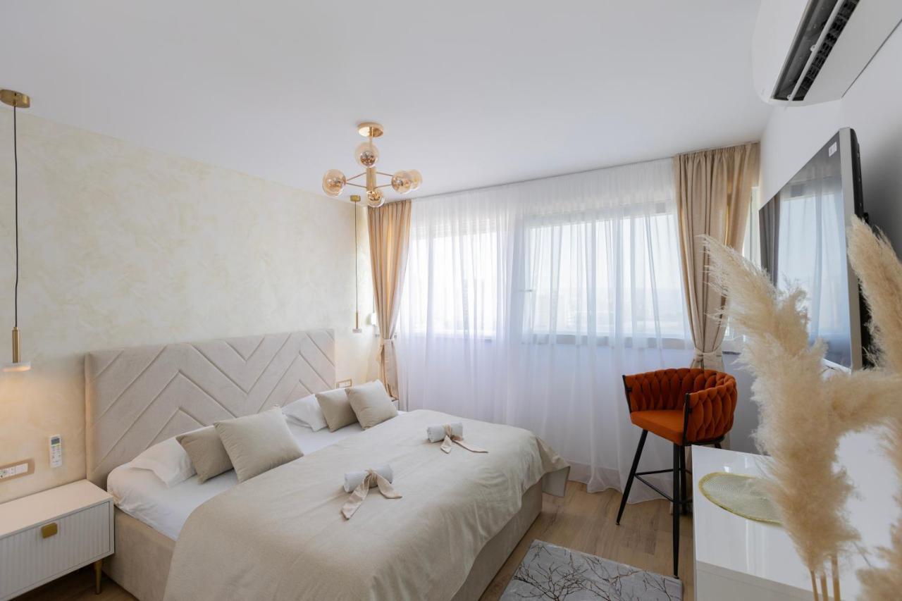 Golden View Luxury *
