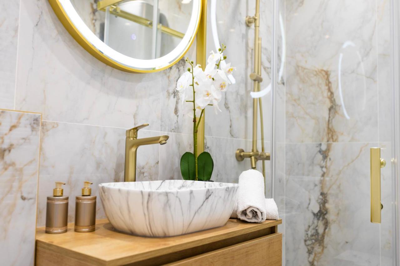 Golden View Luxury