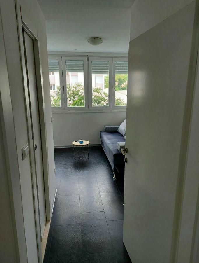 For 2 In Center Apartment Split