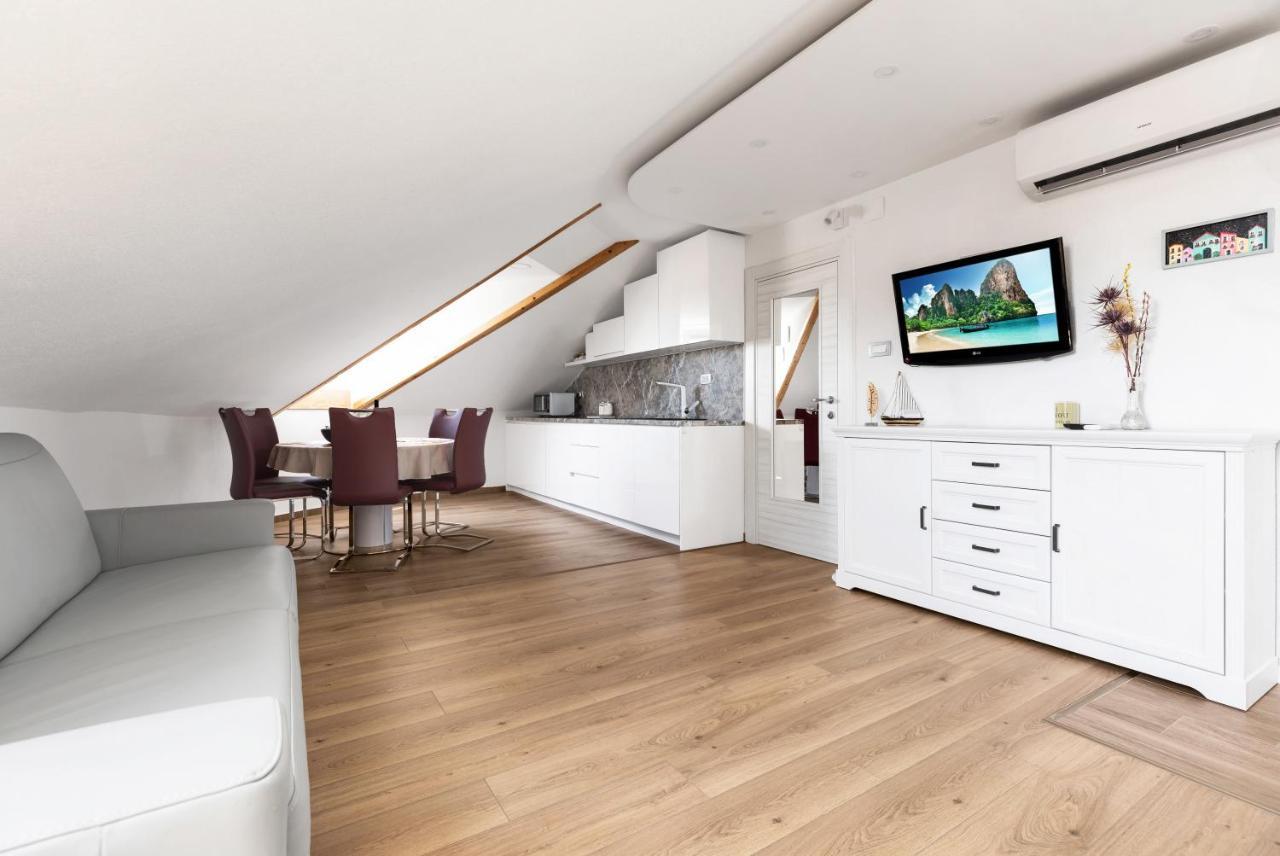 Apartment Luxury Dante With Terrace Split