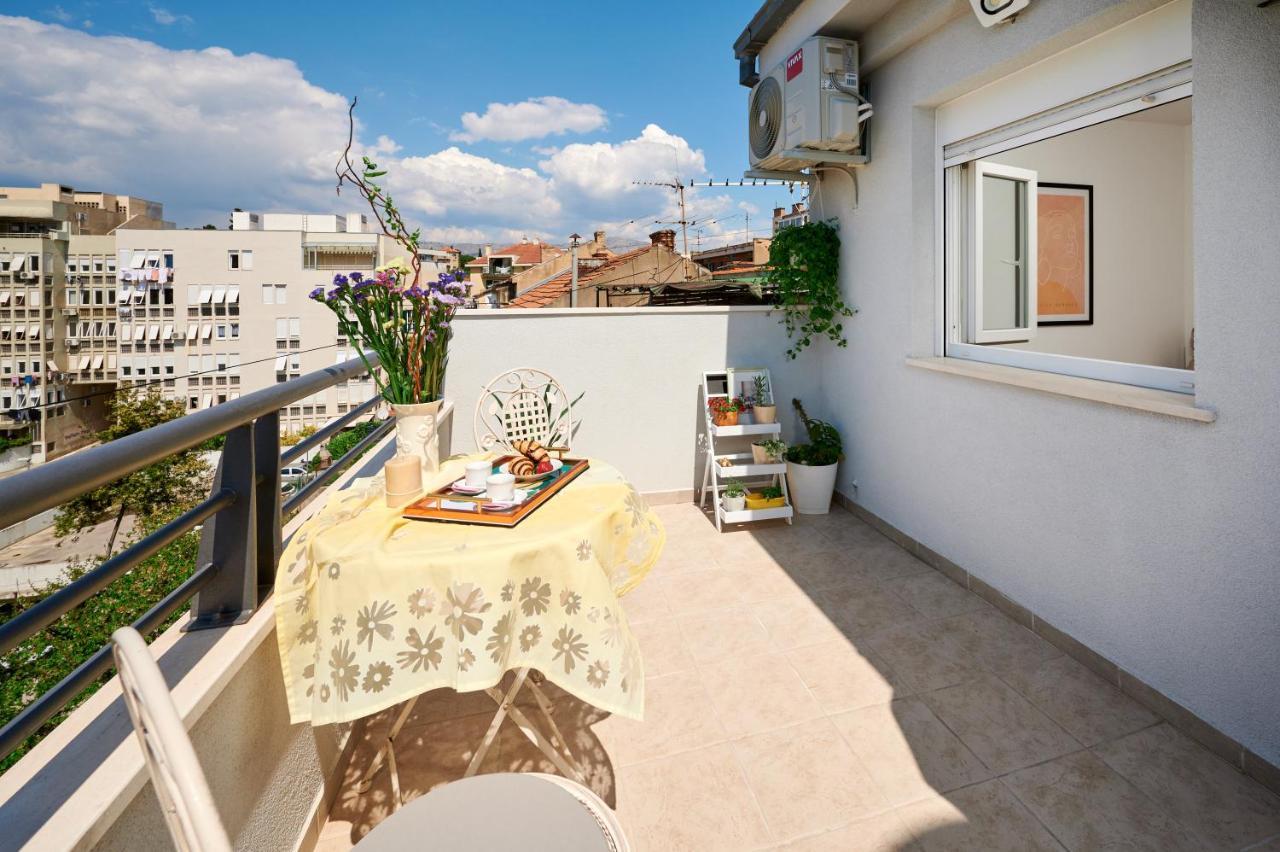 Apartment Modern & Spacious Rooftop With Natual Sunlight Split