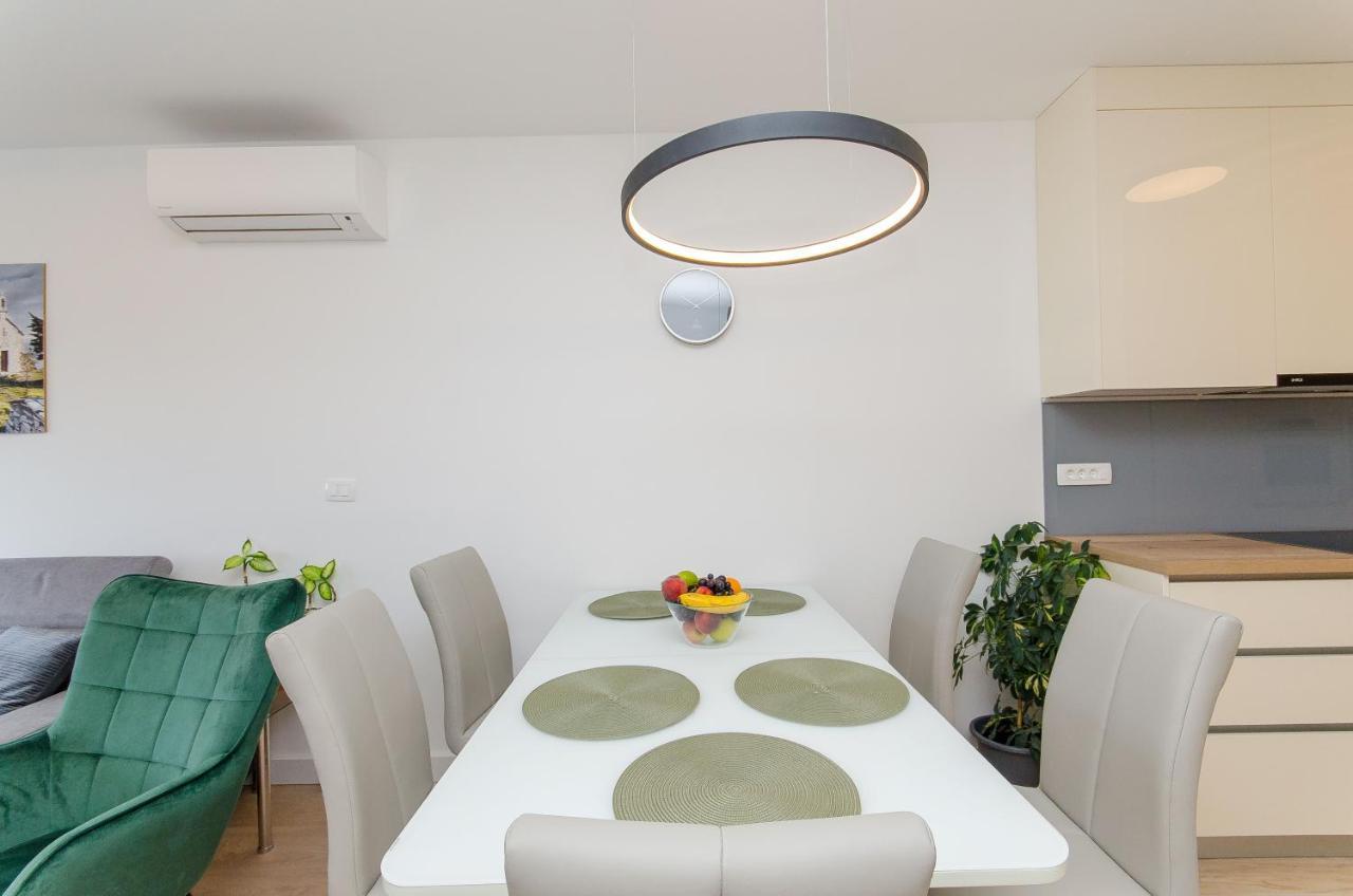 Modern Living Airy *