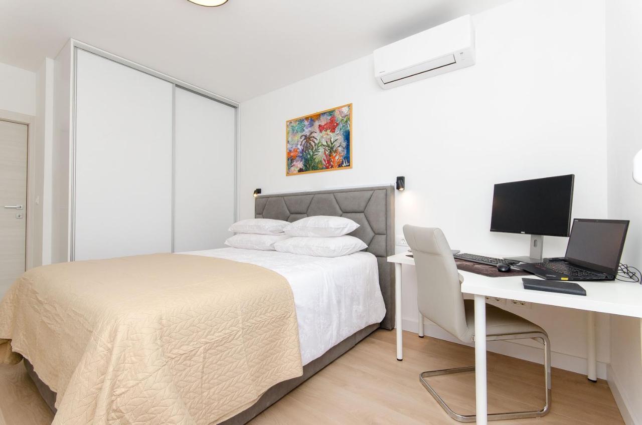 Modern Living Airy Apartamento Split
