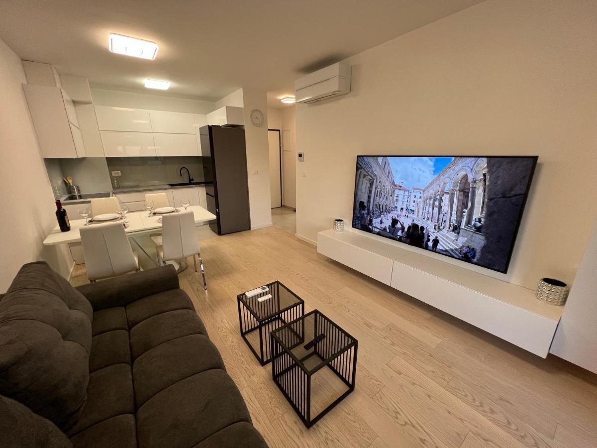 Apartment Apartman Addenda With Free Garage Parking Split