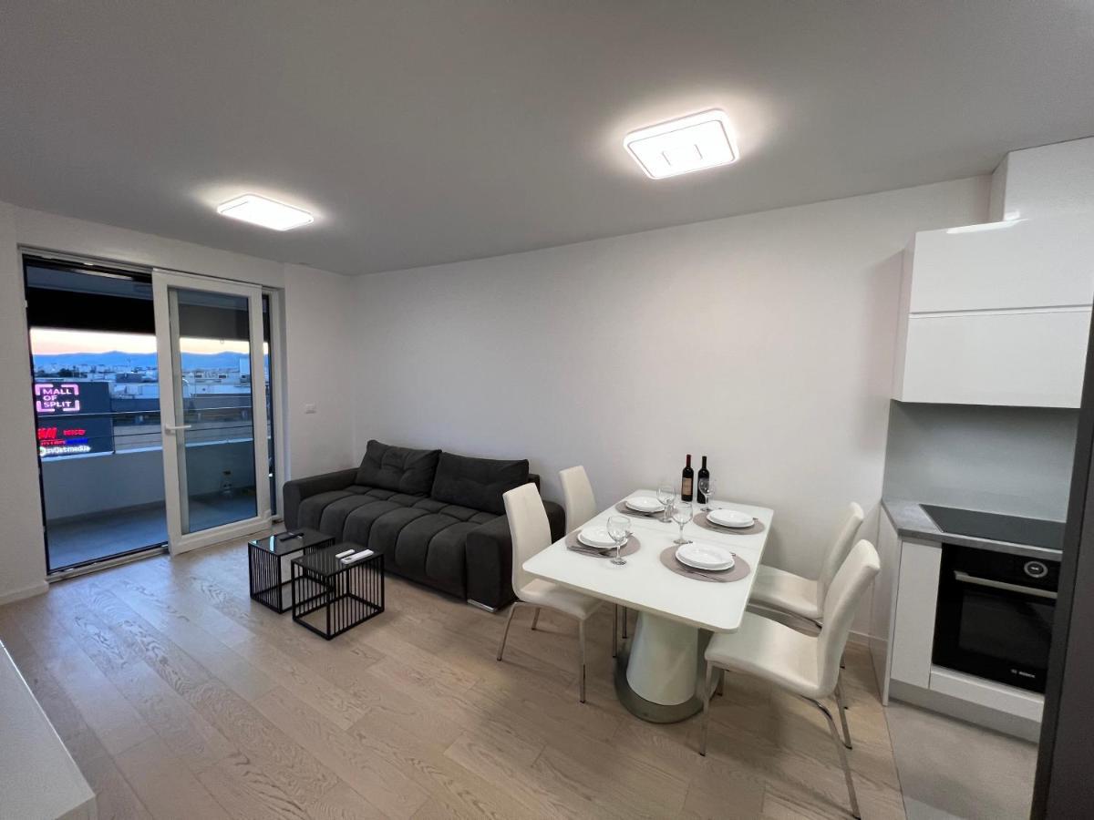 Apartment Apartman Addenda With Free Garage Parking