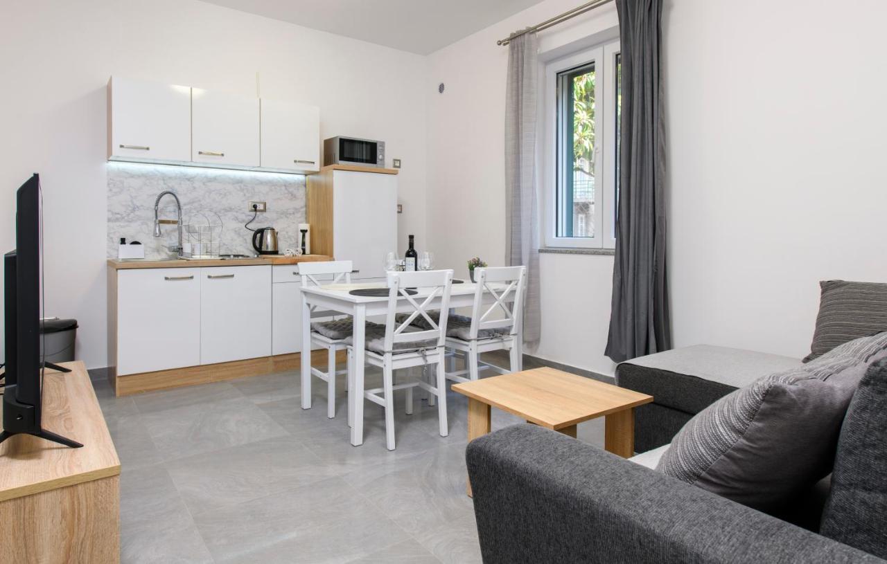 Apartment Delalle Split