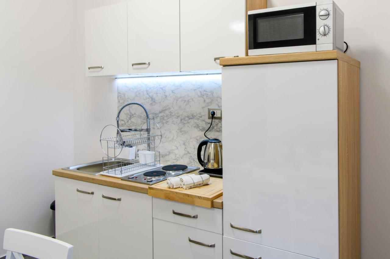 Delalle Apartment *