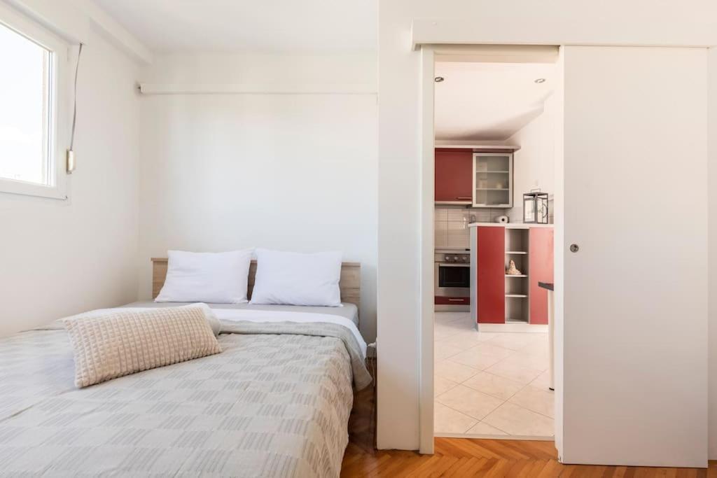 Dorna Near Center And Bacvice Apartamento *