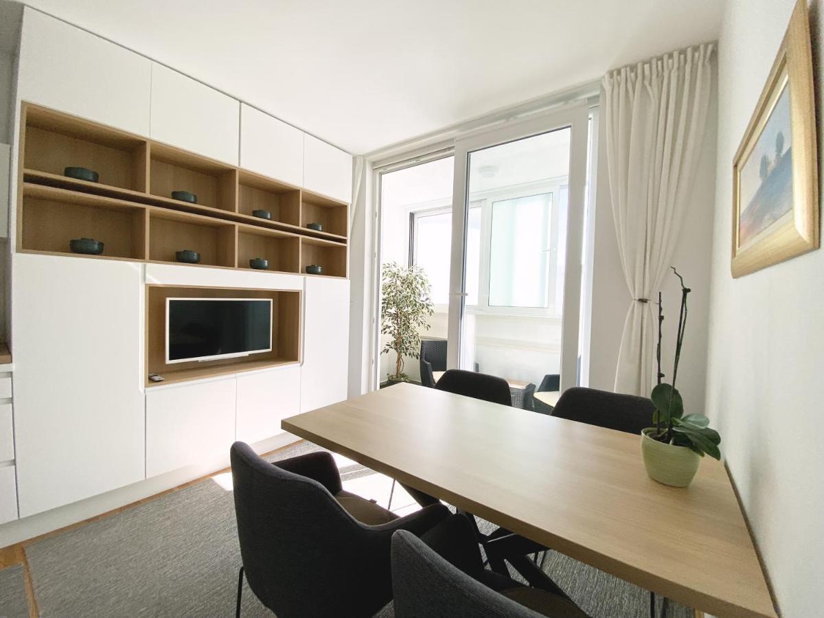Apartment White 5