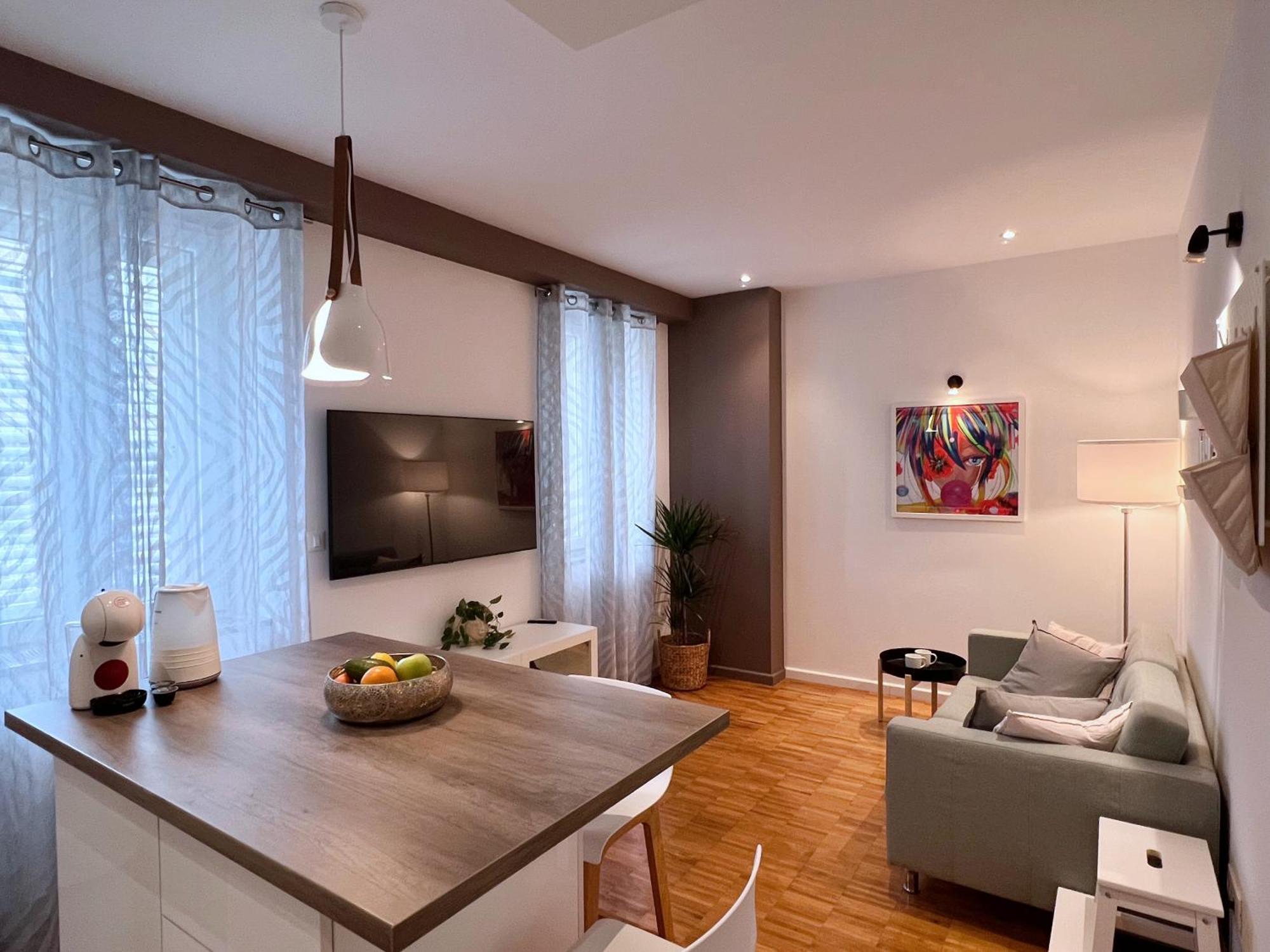 Cozy Near The * Split