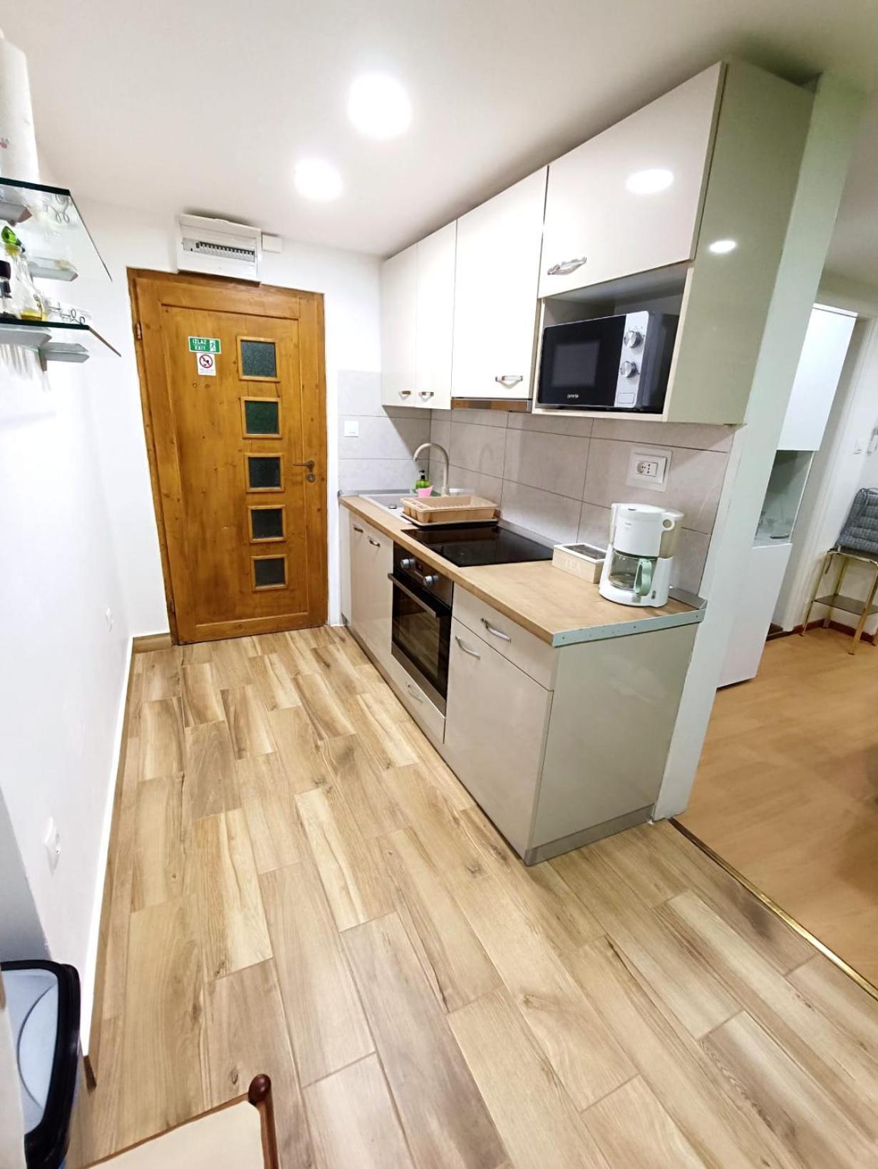Center Perfect Spot Apartment Split