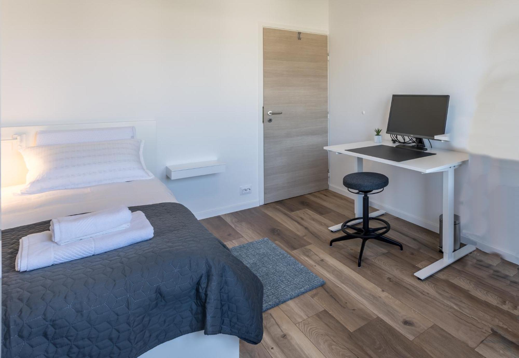 Sundowners Apartment, 52qm, Double & Single Bed, 10 Min From Old Town Of Apartment Split
