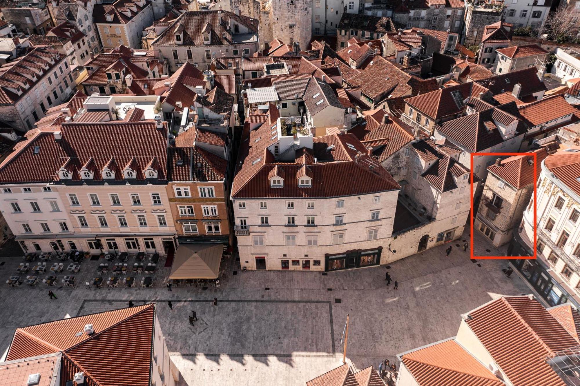 Apartment Diocletians Heart Split
