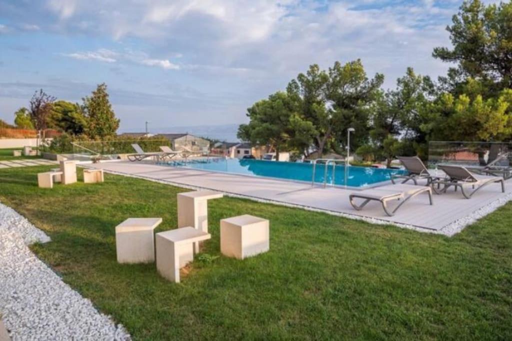 Apartment Gray Pearl - Luxury With Pool