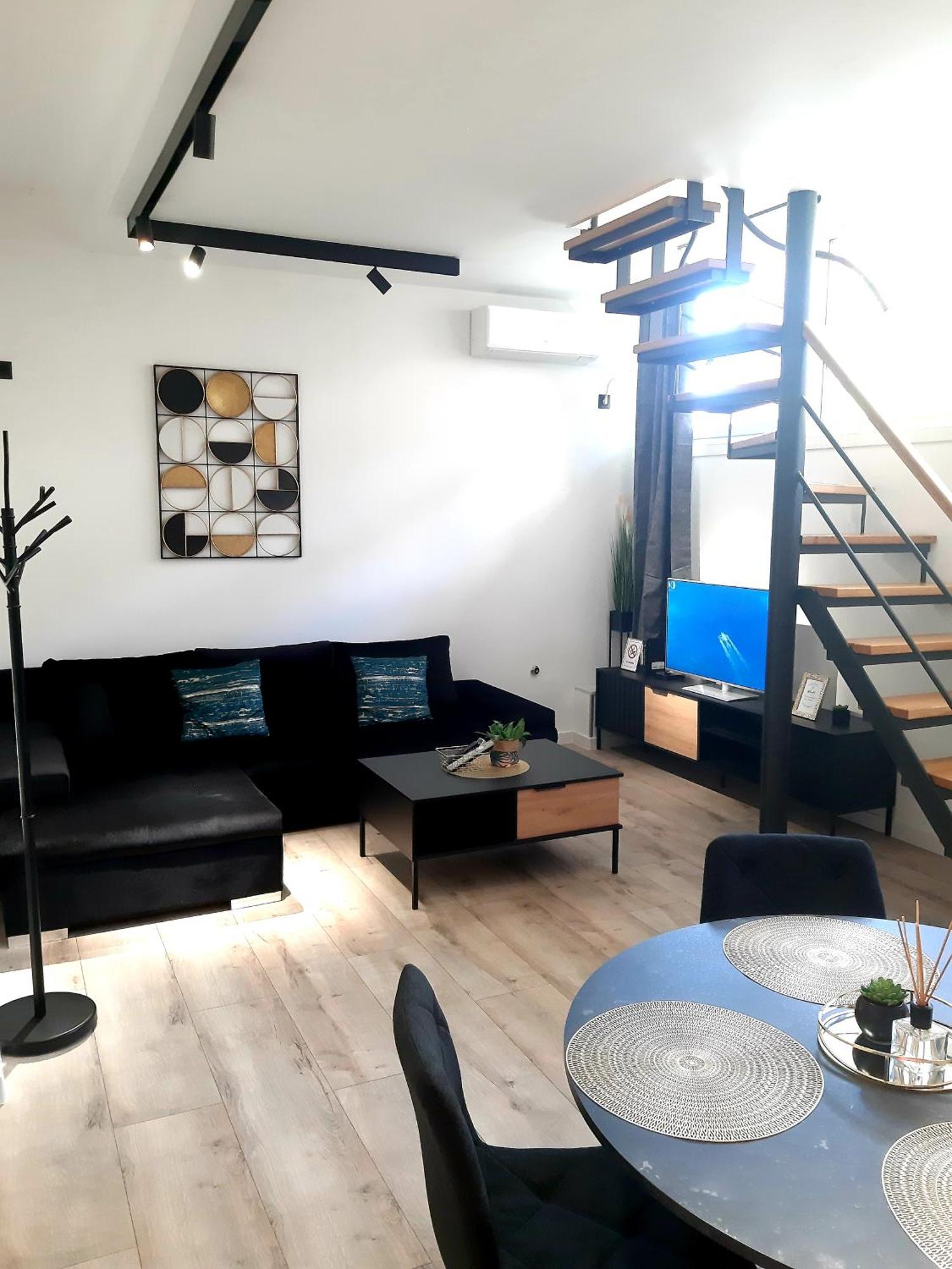 Apartment Via *