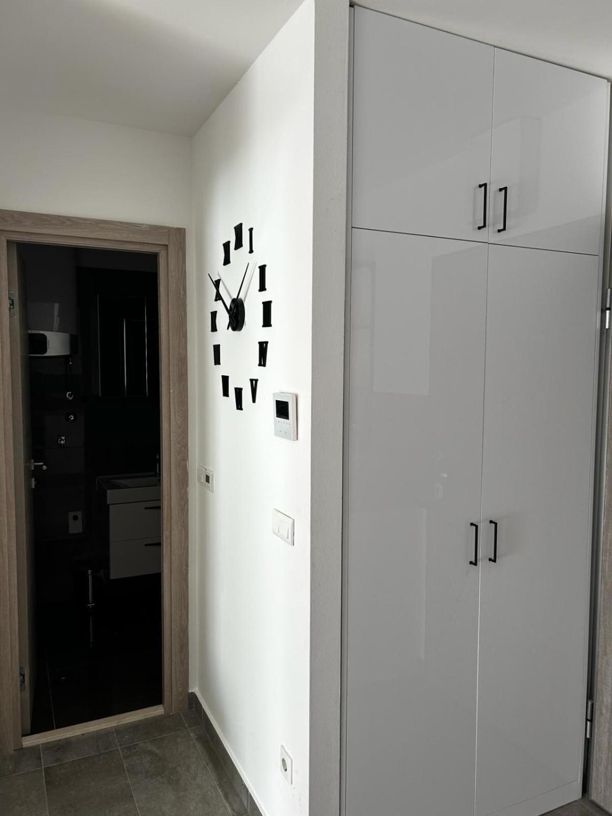 Veluni - - Free Parking Apartment *