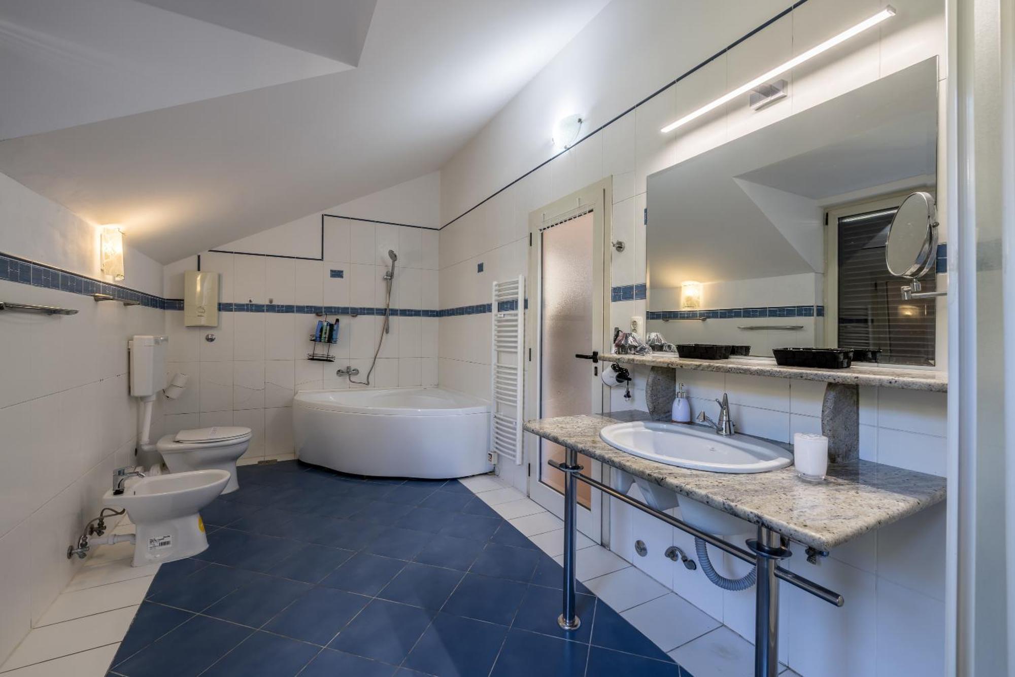 Urban Utopia Penthouse With Private Parking Apartment Split