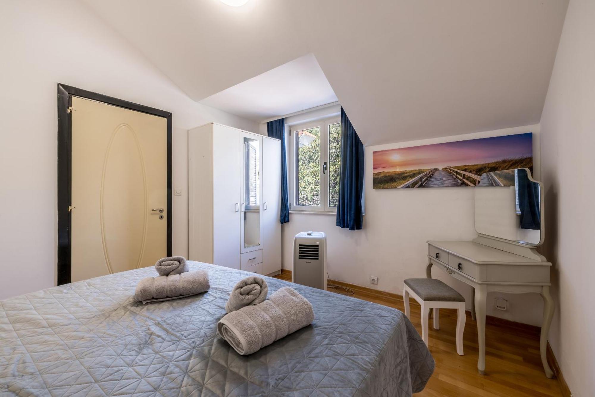 Urban Utopia Penthouse With Private Parking Apartment *