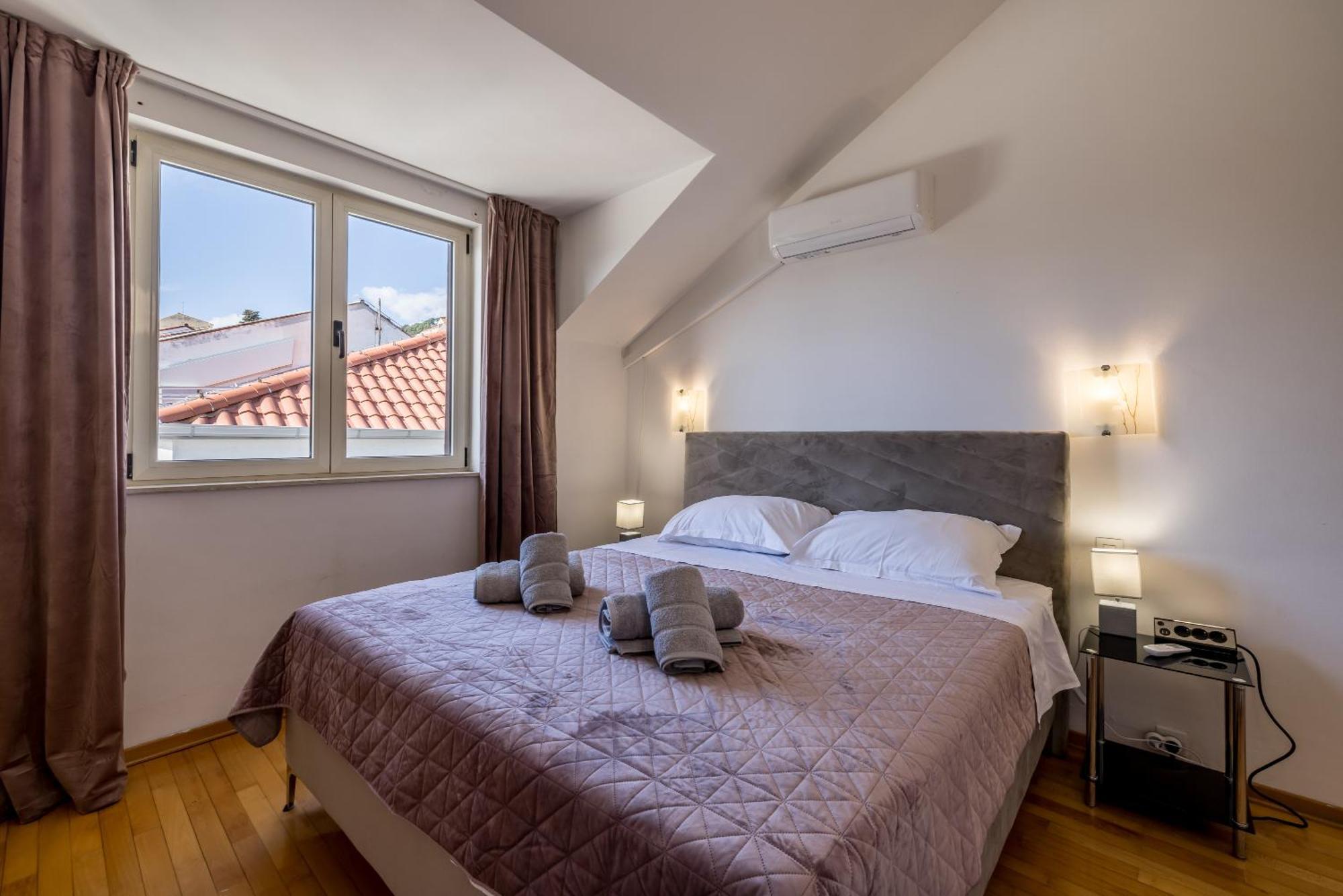 Apartment Urban Utopia Penthouse With Private Parking Split