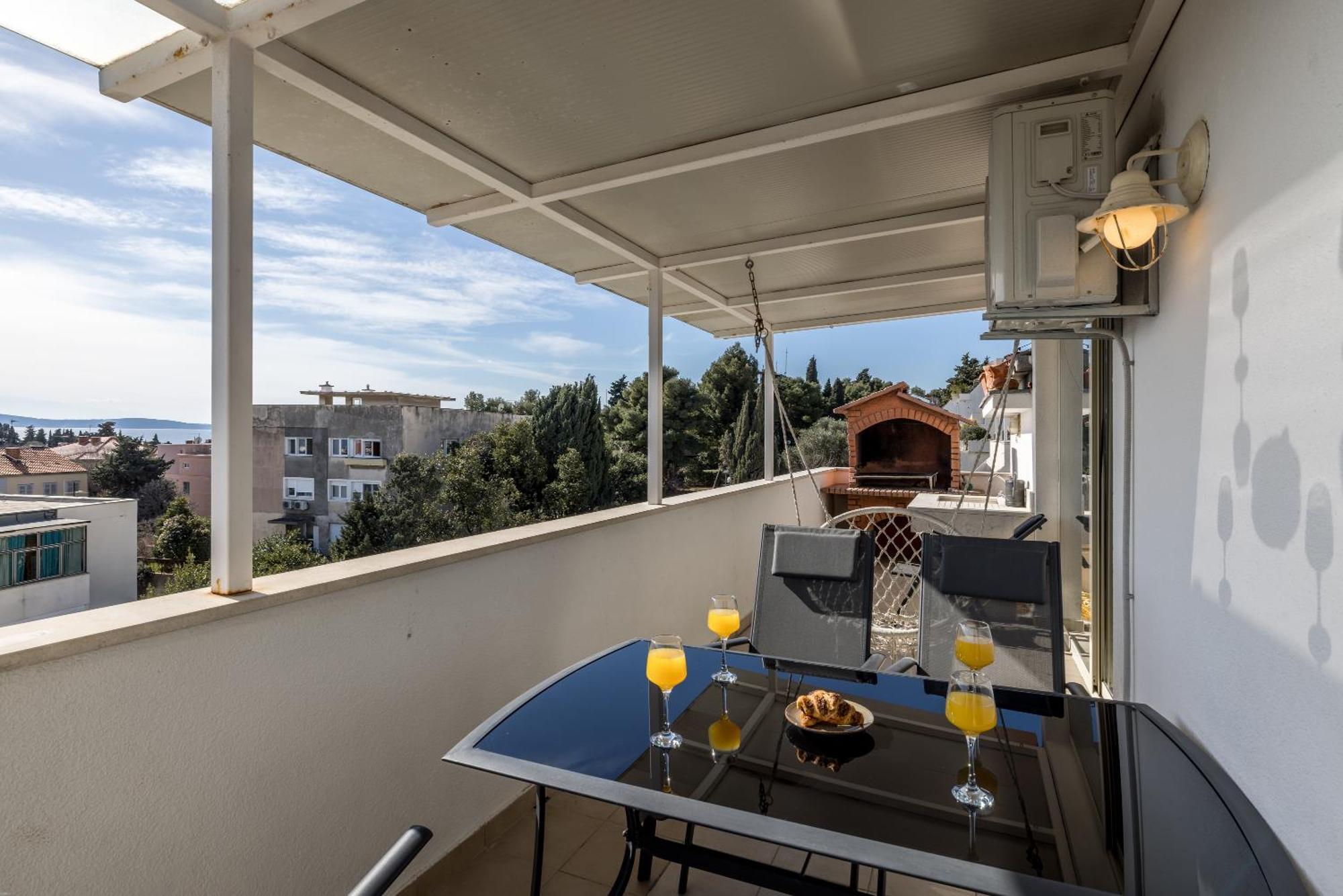 Urban Utopia Penthouse With Private Parking Apartment Split
