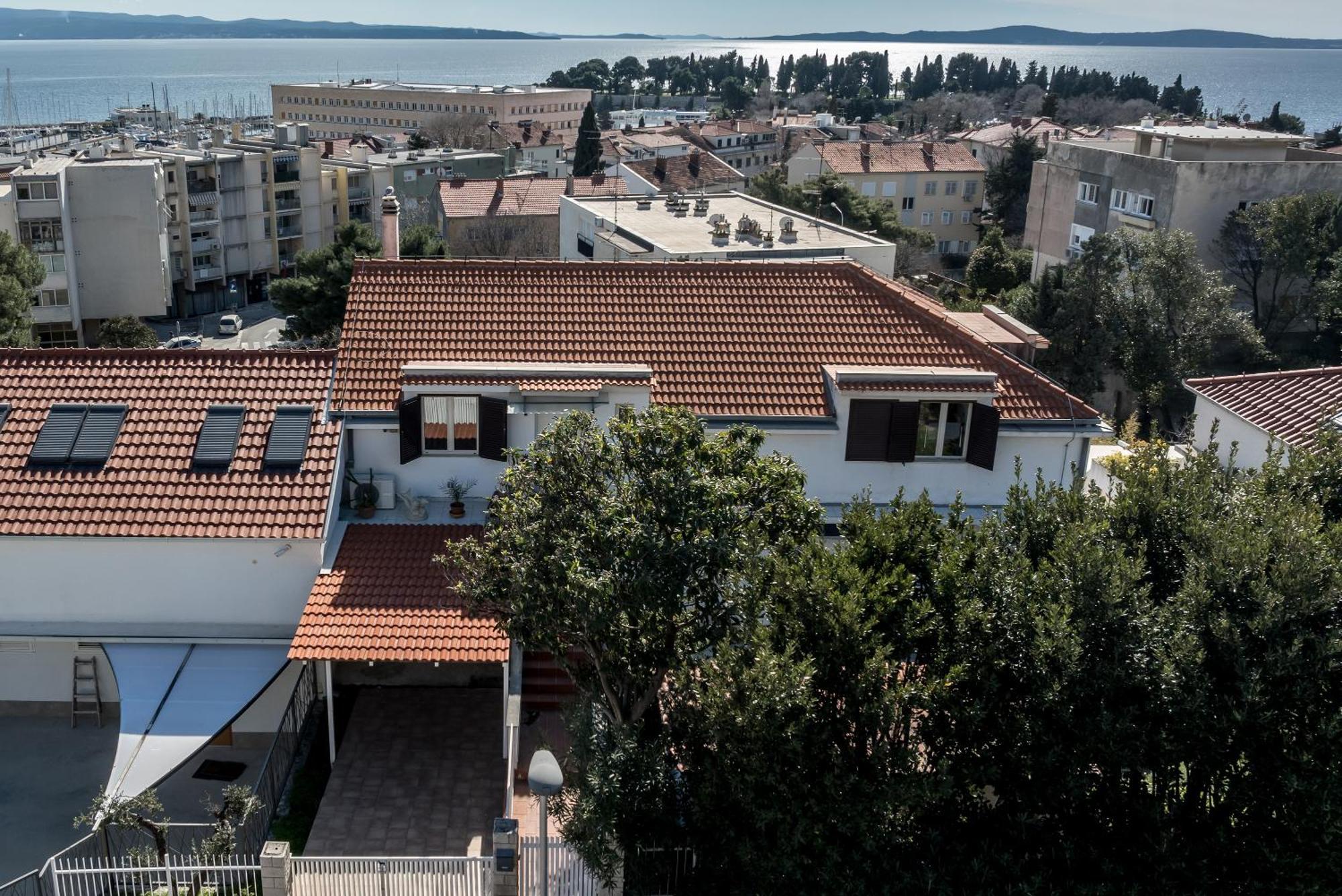 Urban Utopia Penthouse With Private Parking