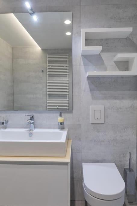 Gray Pearl - Luxury With Pool Apartment