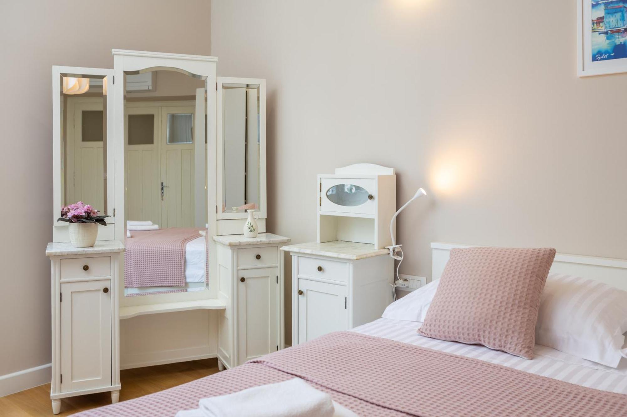 Deluxe Apartment Split