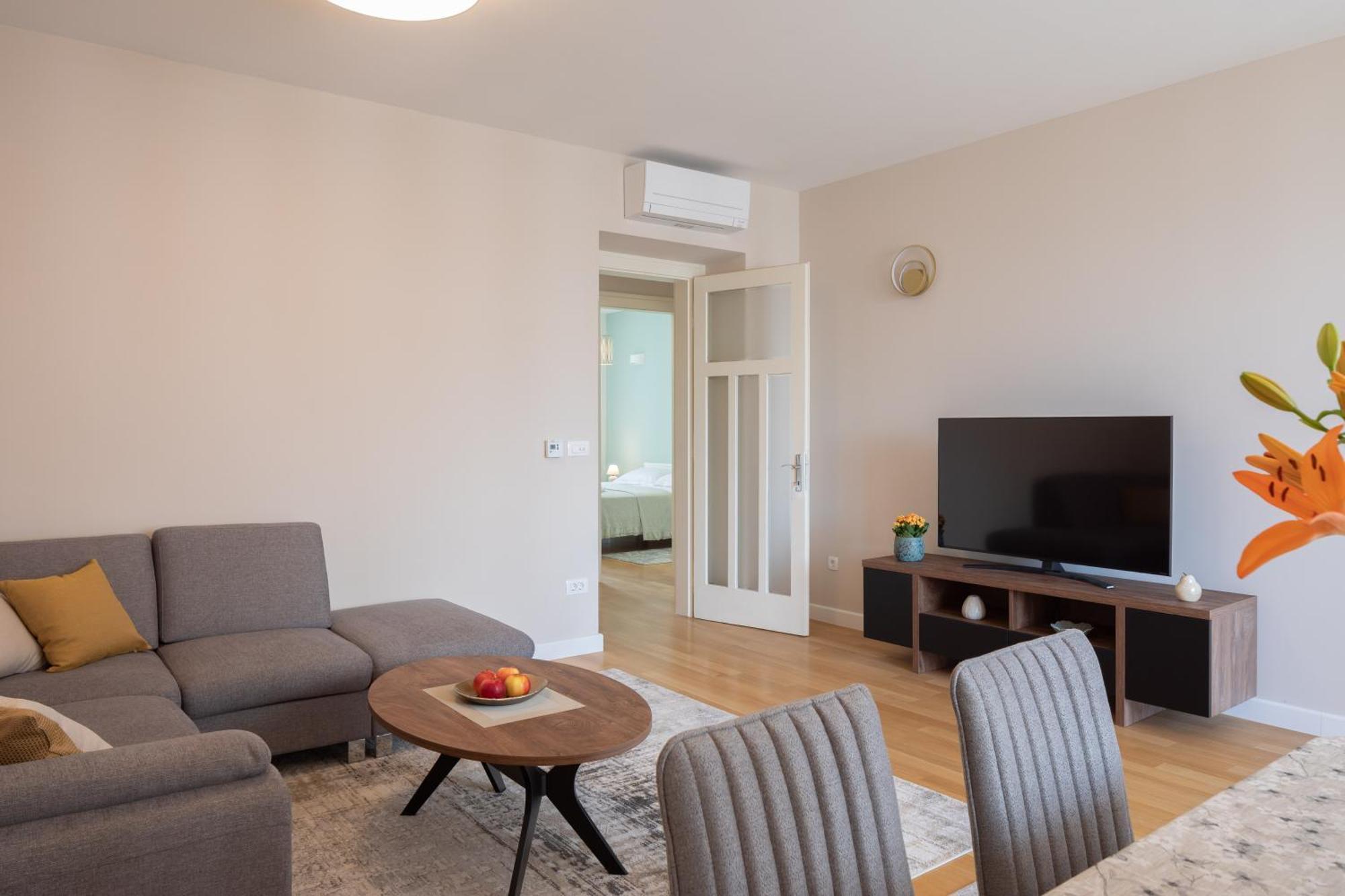 Deluxe Apartment